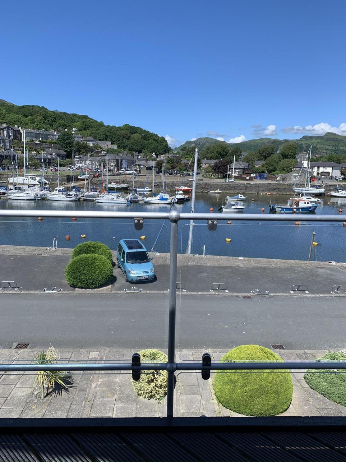 Harbour Haven: Spectacular Views Apartment Porthmadog Luaran gambar