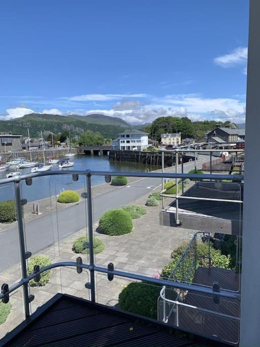 Harbour Haven: Spectacular Views Apartment Porthmadog Luaran gambar