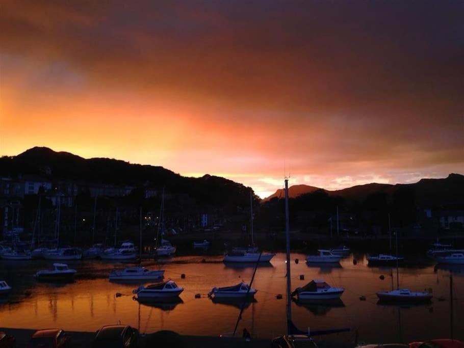 Harbour Haven: Spectacular Views Apartment Porthmadog Luaran gambar
